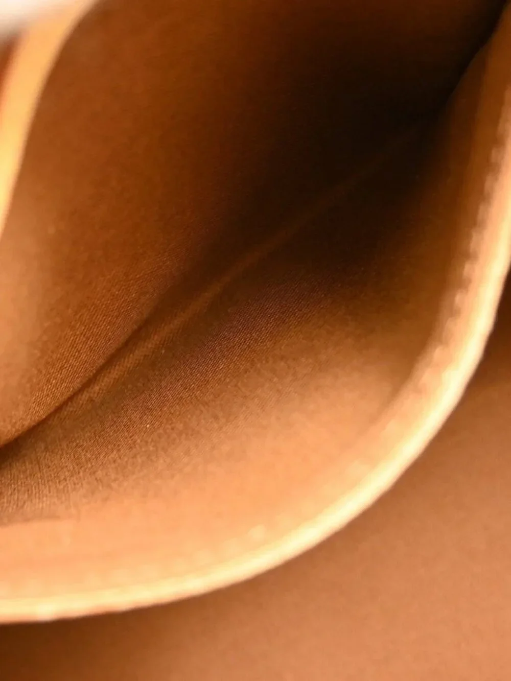 LOUIS VUITTON ALMA HANDBAG MONOGRAM